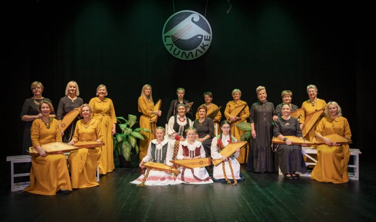 Tradicinių kanklių ansamblis „LAUMAKĖ“